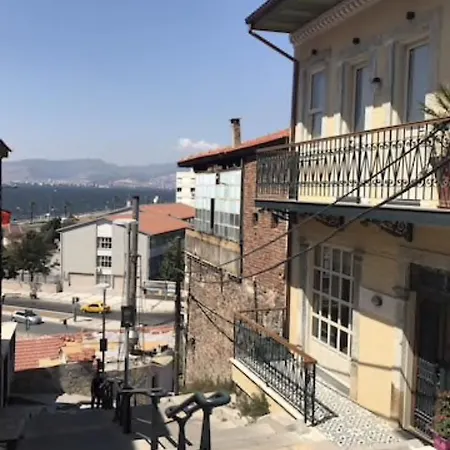 Karatas Izmir'de Konak * Σμύρνη